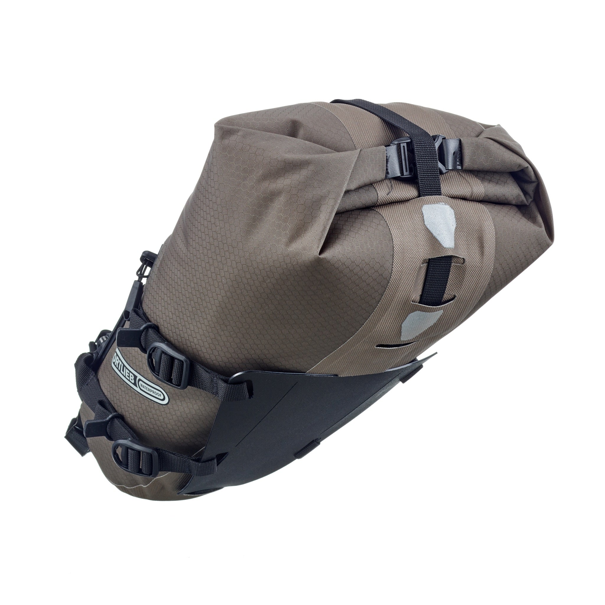 Vue arrière du sac ORTLIEB Seat-Pack QR couleur dark-sand avec éléments réfléchissants et plaque de protection